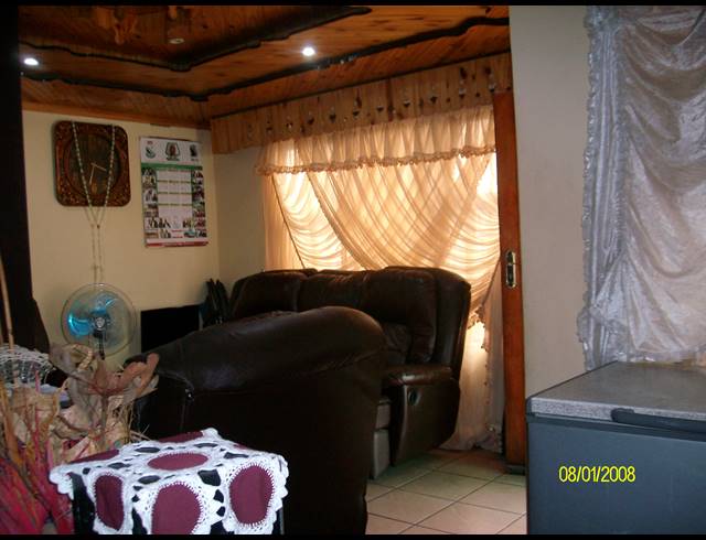 2 BEDROOM FREEHOLD FOR SALE IN MPOPHOMENI
